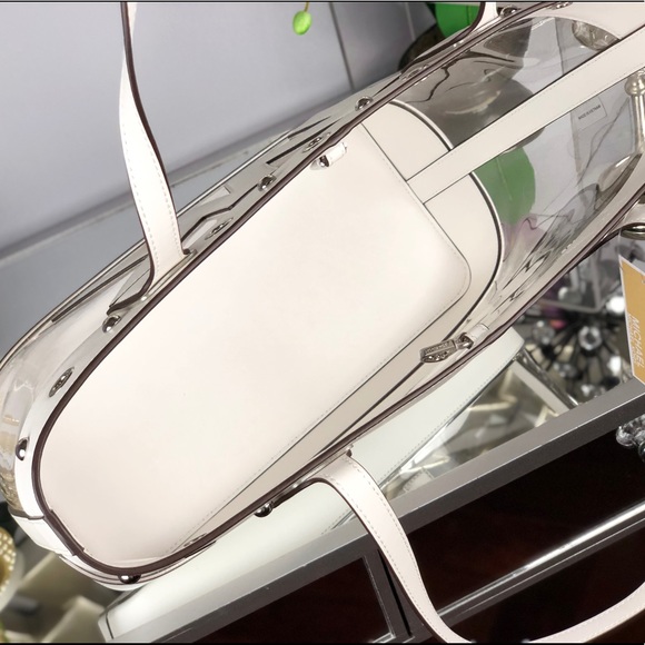 1 DAY SALE!! Michael Kors Montauk MK Logo Tote - Picture 5 of 8